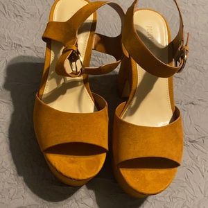 Brown block heels worn once comfortable